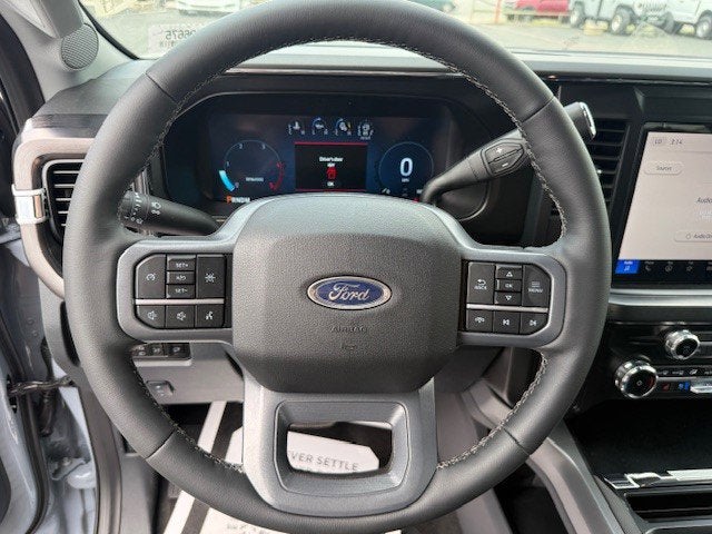 2026 Ford Super Duty F-350 DRW Flatbed LARIAT