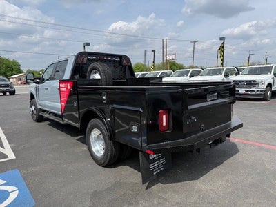 2026 Ford Super Duty F-350 DRW Flatbed LARIAT