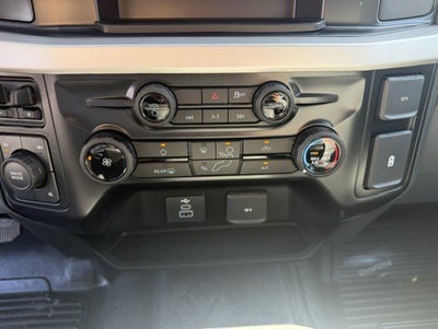 2027 Ford Super Duty F-350 DRW Flatbed XL