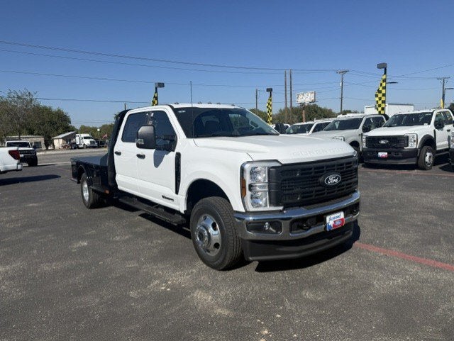 2027 Ford Super Duty F-350 DRW Flatbed XL