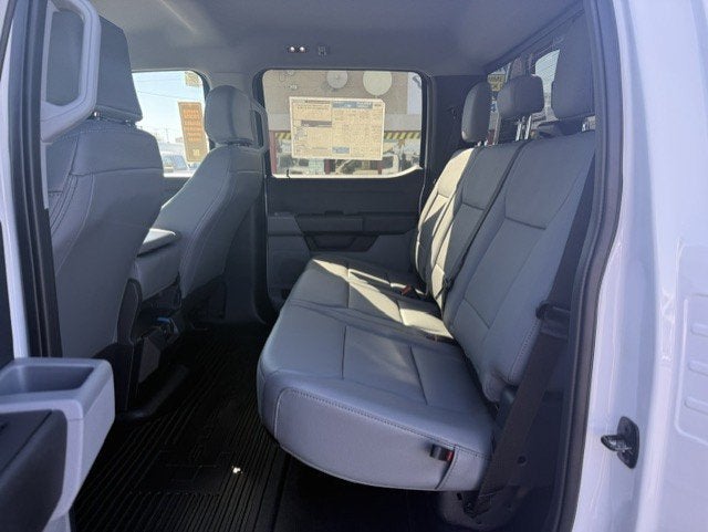 2027 Ford Super Duty F-350 DRW Flatbed XL
