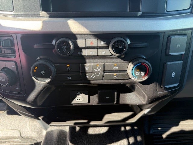 2026 Ford Super Duty F-350 DRW Flatbed XL