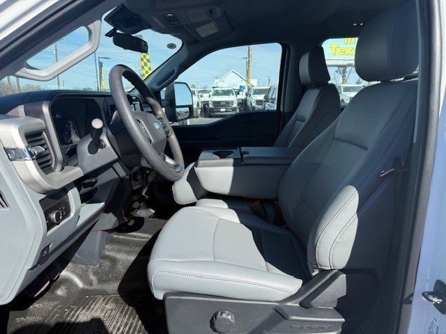 2026 Ford Super Duty F-350 DRW Flatbed XL