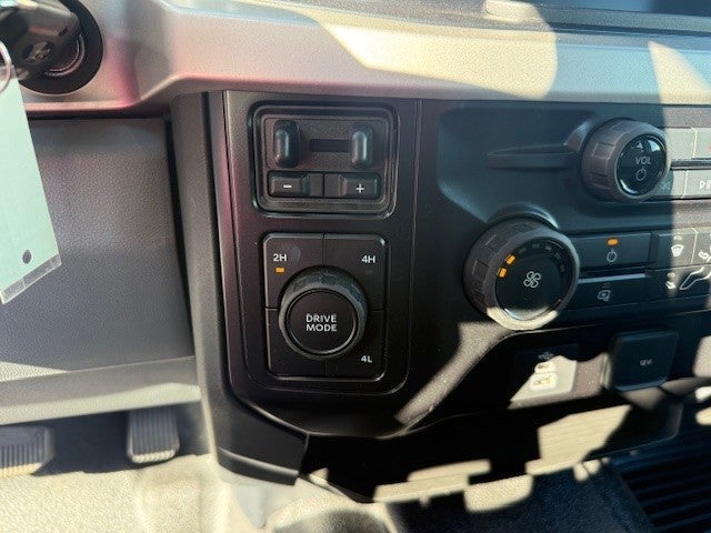 2026 Ford Super Duty F-350 DRW Flatbed XL