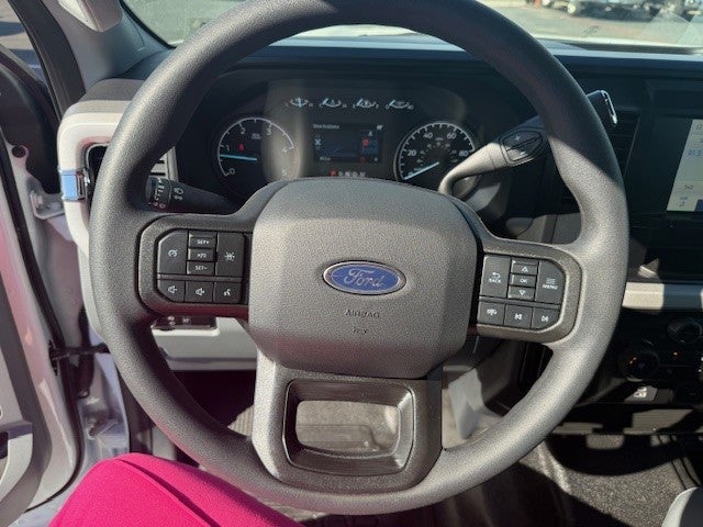 2026 Ford Super Duty F-350 DRW Flatbed XL