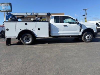 2026 Ford Super Duty F-350 DRW Crane XL