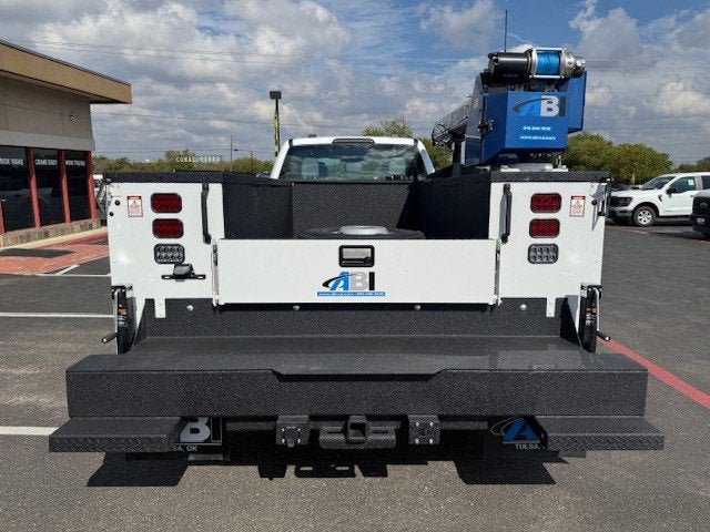 2026 Ford Super Duty F-350 DRW Crane XL