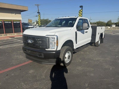 2027 Ford Super Duty F-350 DRW Crane XL
