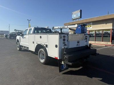 2027 Ford Super Duty F-350 DRW Crane XL