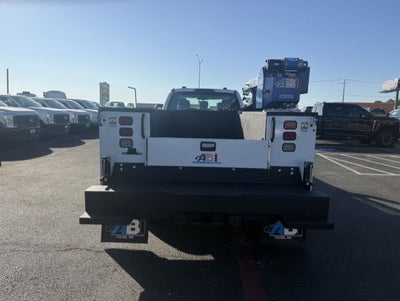 2027 Ford Super Duty F-350 DRW Crane XL