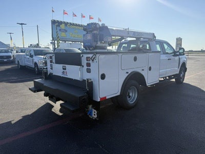 2027 Ford Super Duty F-350 DRW Crane XL