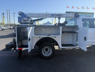 2027 Ford Super Duty F-350 DRW Crane XL