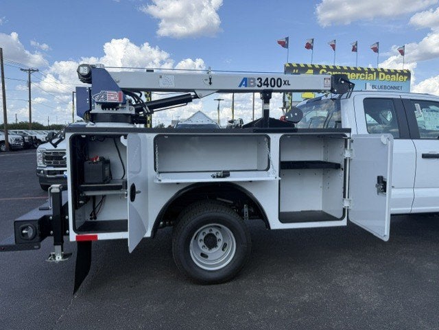 2026 Ford Super Duty F-350 DRW Crane XL