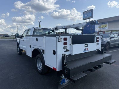 2026 Ford Super Duty F-350 DRW Crane XL