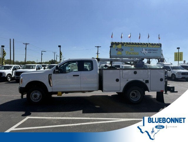 2026 Ford Super Duty F-350 DRW Crane XL
