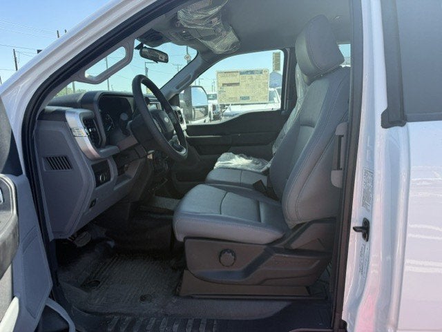 2026 Ford Super Duty F-350 DRW Crane XL