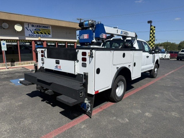 2026 Ford Super Duty F-350 DRW Crane XL