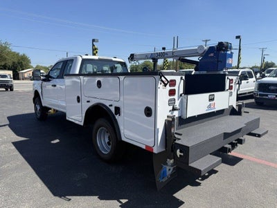 2026 Ford Super Duty F-350 DRW Crane XL