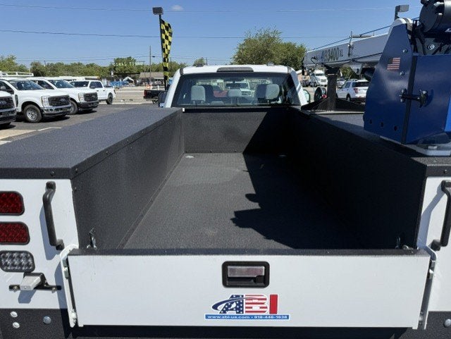 2026 Ford Super Duty F-350 DRW Crane XL