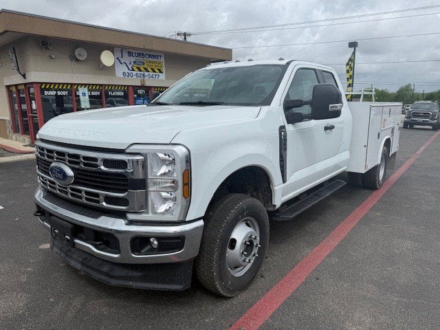 2026 Ford Super Duty F-350 DRW Service Body XL