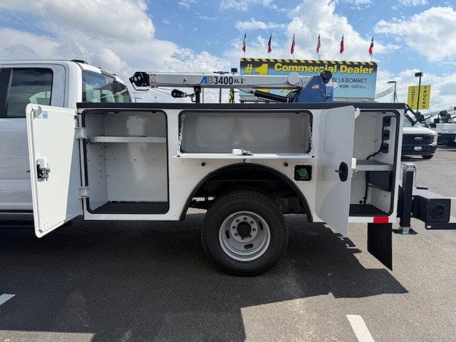 2026 Ford Super Duty F-350 DRW Crane XL