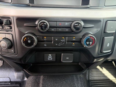 2026 Ford Super Duty F-350 DRW Crane XL