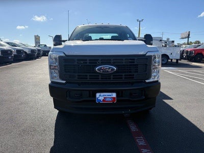 2026 Ford Super Duty F-350 DRW Crane XL