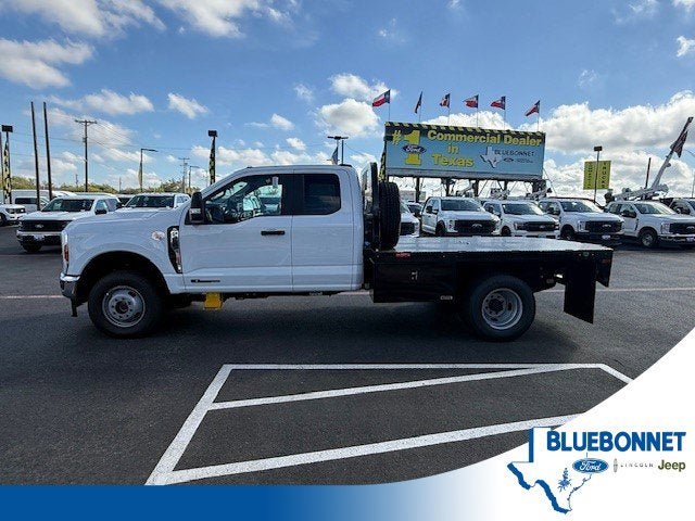 2025 Ford Super Duty F-350 DRW Flatbed XL