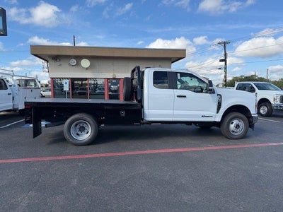 2025 Ford Super Duty F-350 DRW Flatbed XL