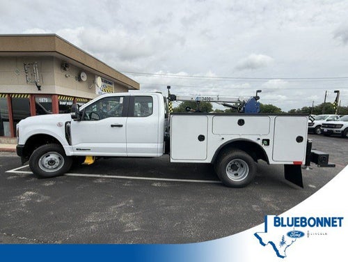 2026 Ford Super Duty F-350 DRW Crane XL