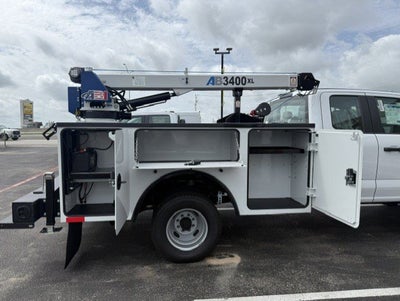 2026 Ford Super Duty F-350 DRW Crane XL