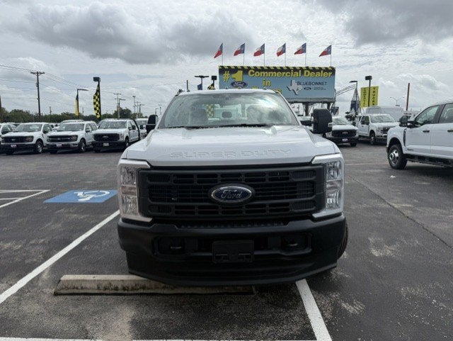 2026 Ford Super Duty F-350 DRW Crane XL