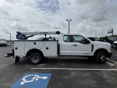2026 Ford Super Duty F-350 DRW Crane XL