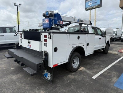2026 Ford Super Duty F-350 DRW Crane XL