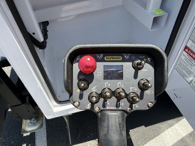 2026 Ford Super Duty F-350 DRW Crane XL