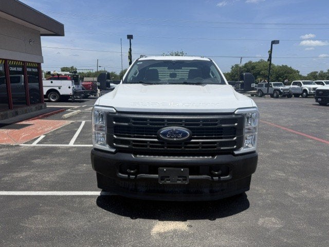2026 Ford Super Duty F-350 DRW Crane XL