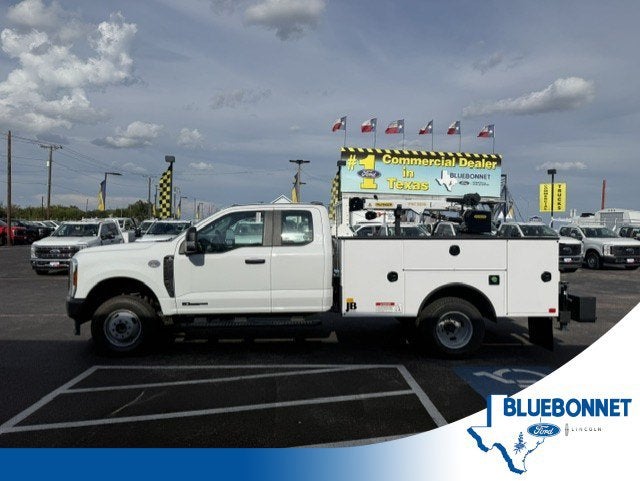 2026 Ford Super Duty F-350 DRW Crane XL