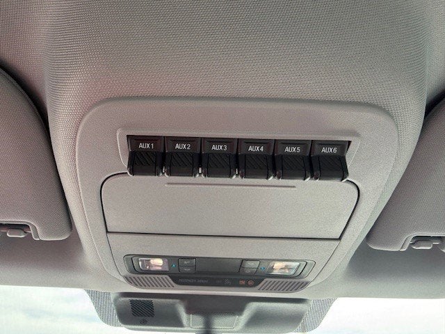 2025 Ford Super Duty F-350 DRW Crane XL