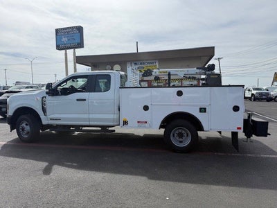 2025 Ford Super Duty F-350 DRW Crane XL