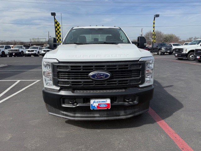 2025 Ford Super Duty F-350 DRW Crane XL