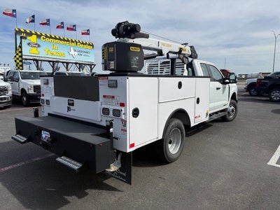 2025 Ford Super Duty F-350 DRW Crane XL