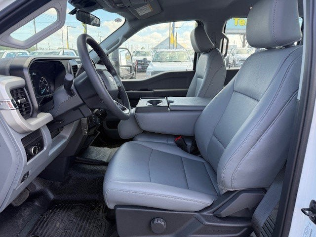 2026 Ford Super Duty F-450 DRW Flatbed XL