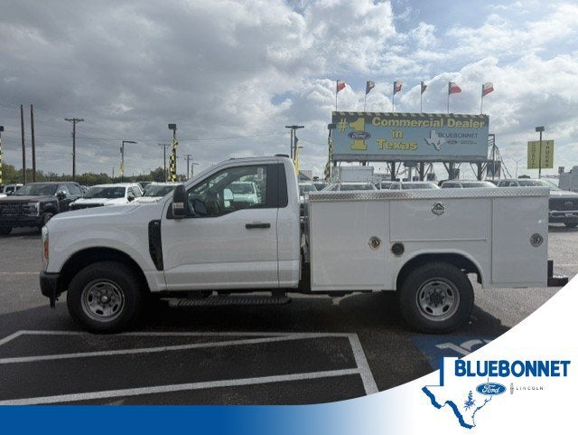 2027 Ford Super Duty F-250 SRW Service Body XL