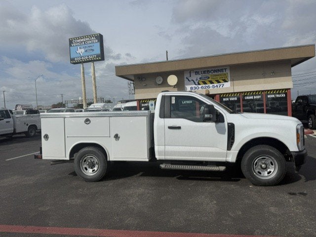 2027 Ford Super Duty F-250 SRW Service Body XL