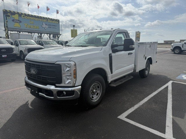 2027 Ford Super Duty F-250 SRW Service Body XL