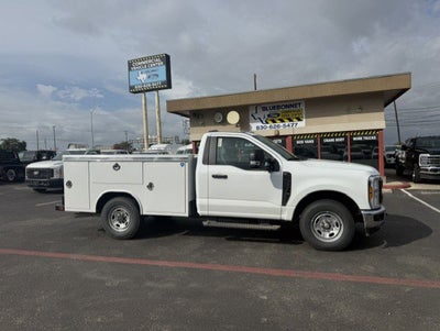 2027 Ford Super Duty F-250 SRW Service Body XL