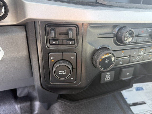 2027 Ford Super Duty F-250 SRW Service Body XL