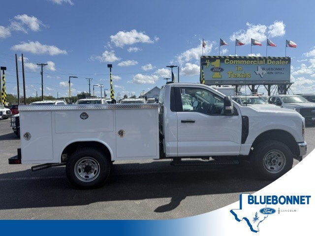 2027 Ford Super Duty F-250 SRW Service Body XL