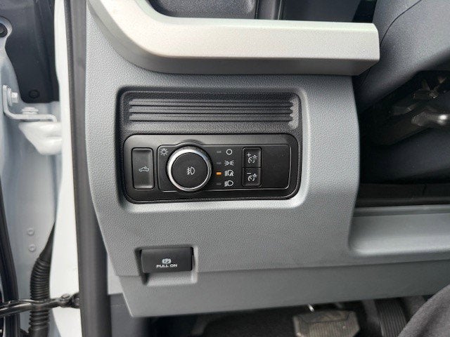 2026 Ford Super Duty F-550 DRW Flatbed XL