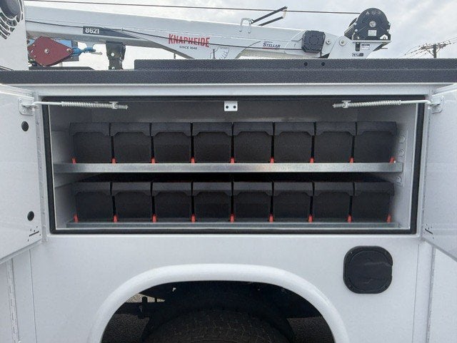 2026 Ford Super Duty F-550 DRW Crane XL